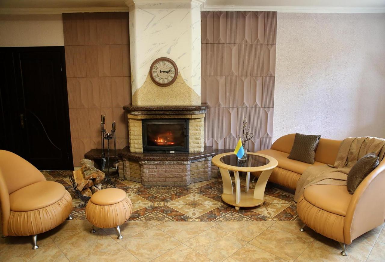 Hotel Den House à Myslovka Extérieur photo